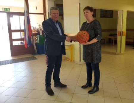 DONACIJA KOŠARKAŠKIH ŽOG 02 Foto Bogomir Opeka